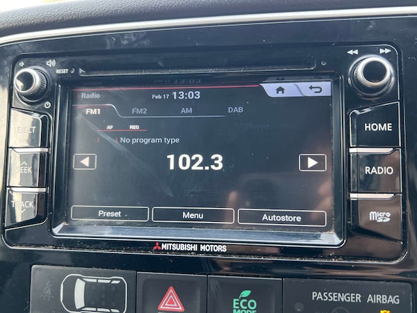 Used Mitsubishi Outlander 2017 for sale - 73757701: Photo 43
