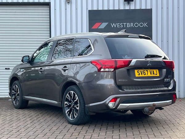 Used Mitsubishi Outlander 2017 for sale - 73757701: Photo 4