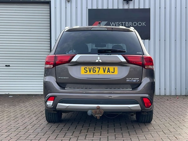 Used Mitsubishi Outlander 2017 for sale - 73757701: Photo 9
