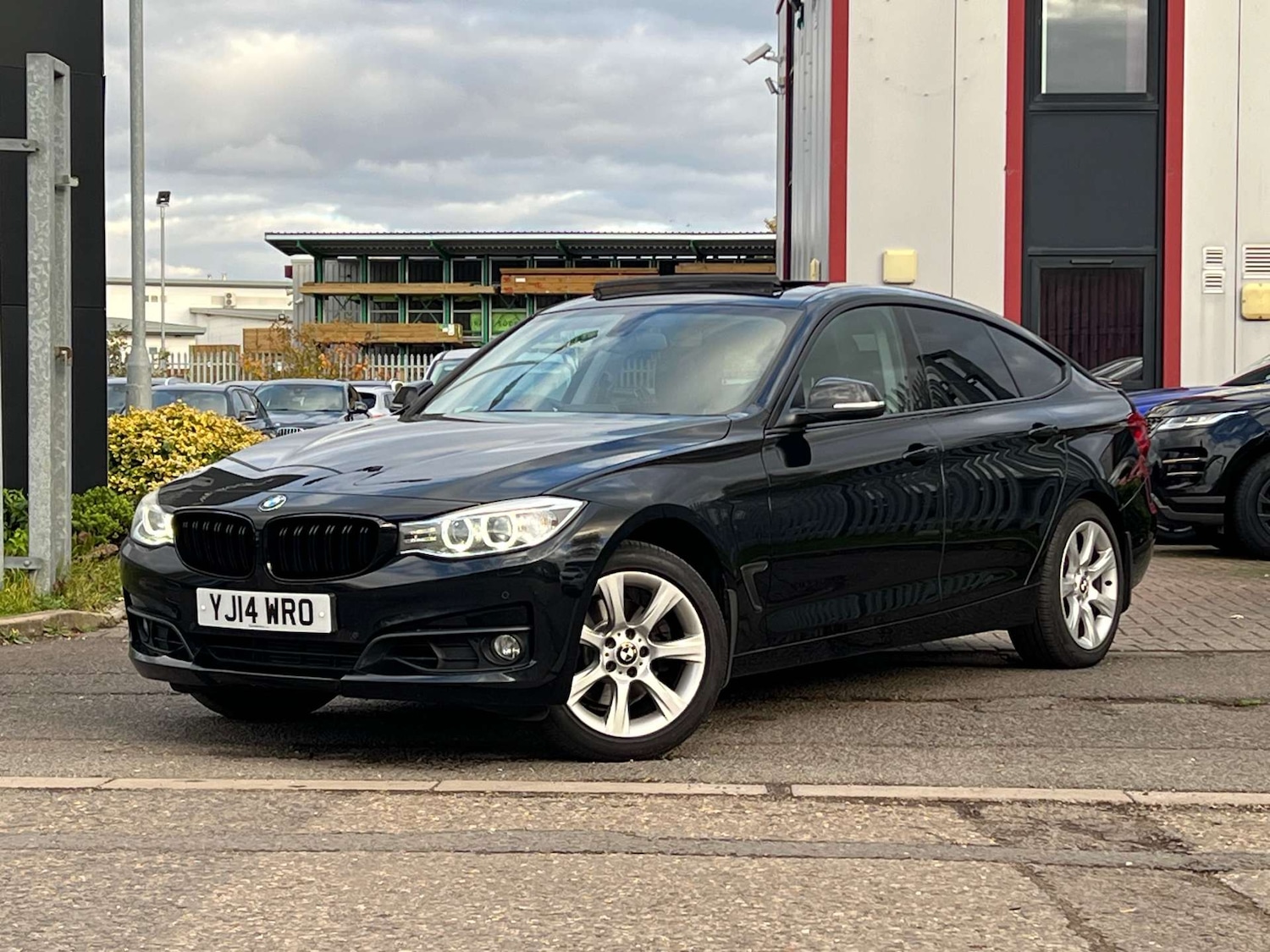 Used BMW 3 Series Gran Turismo 2014 for sale - 76320858: Photo 11