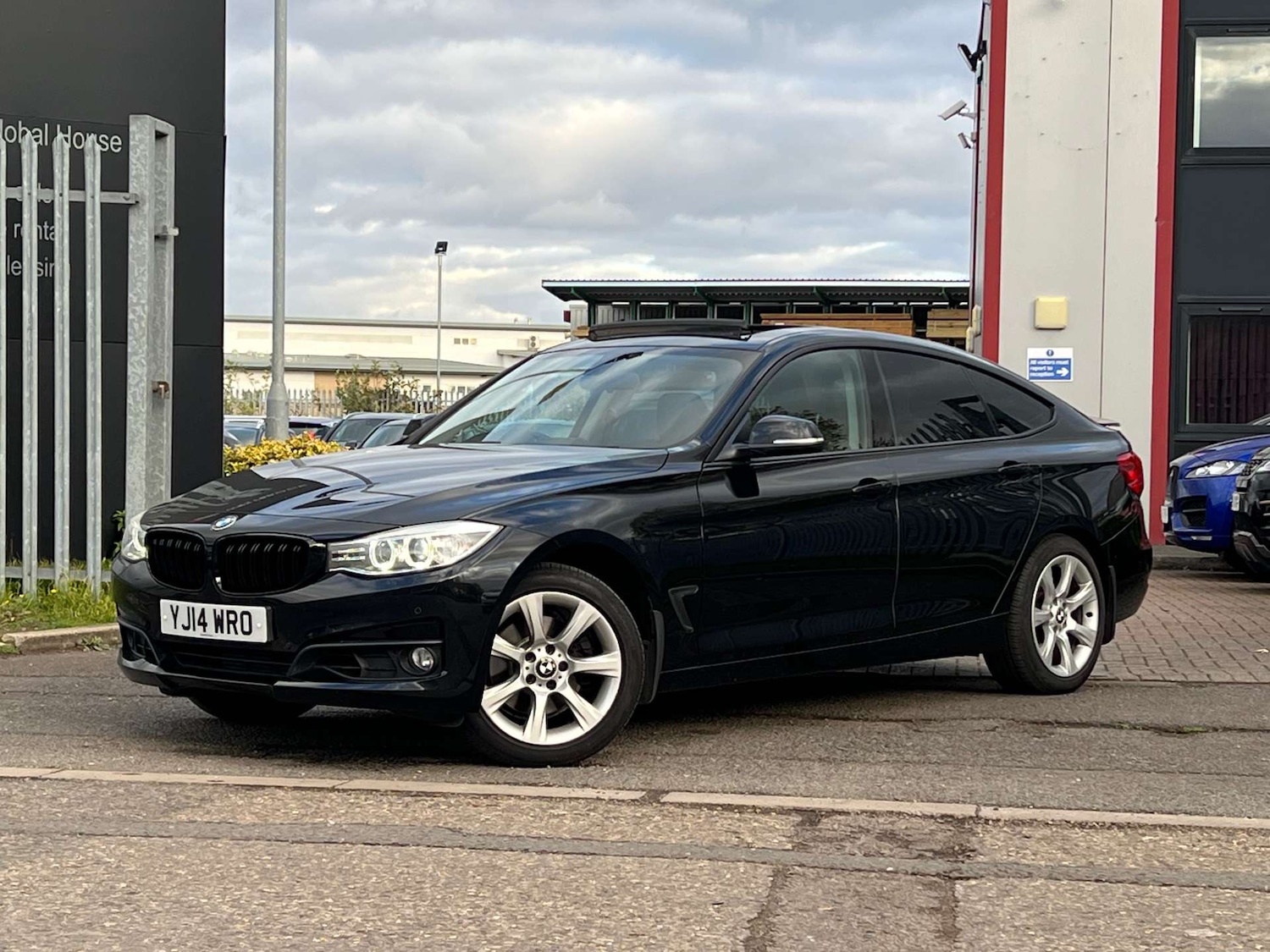 Used BMW 3 Series Gran Turismo 2014 for sale - 76320858: Photo 12