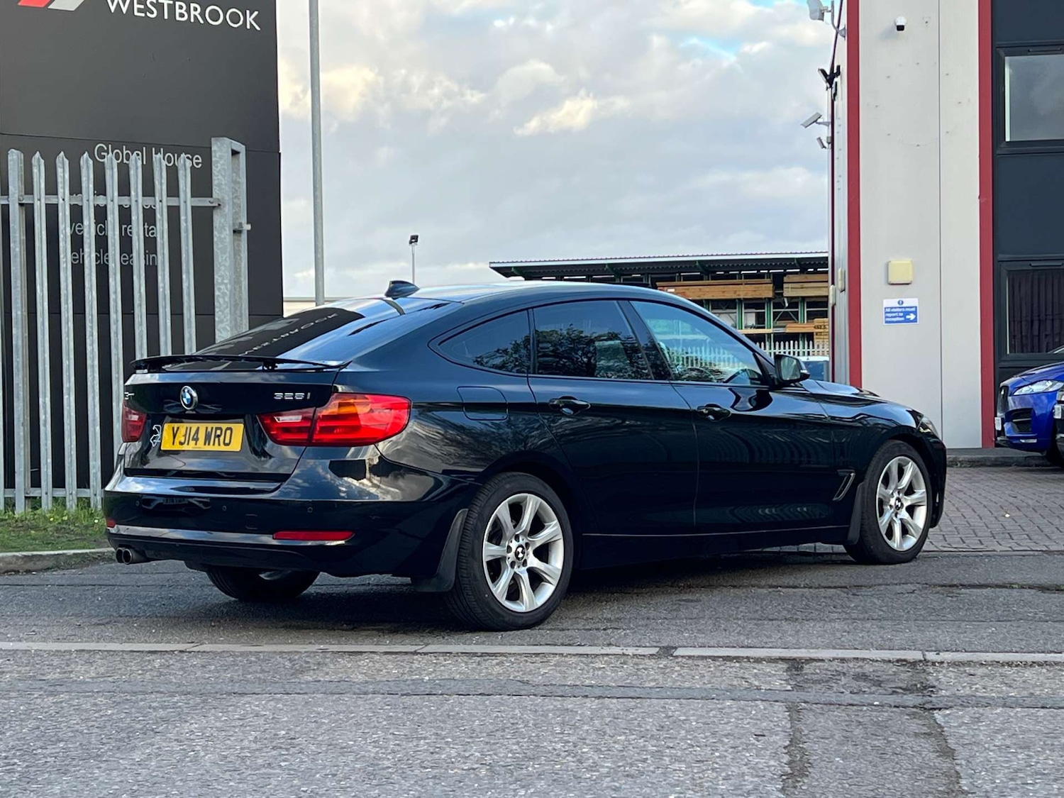 Used BMW 3 Series Gran Turismo 2014 for sale - 76320858: Photo 14