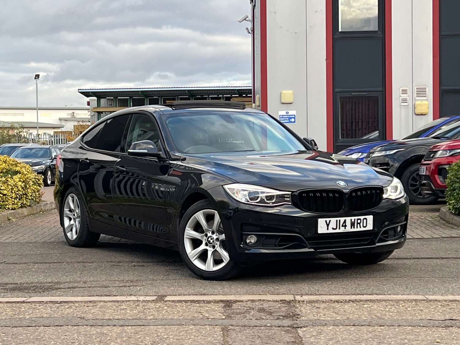 Used BMW 3 Series Gran Turismo 2014 for sale - 76320858: Photo 9