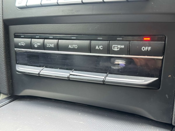 Used Mercedes-Benz E-Class 2014 for sale - 75654766: Photo 27