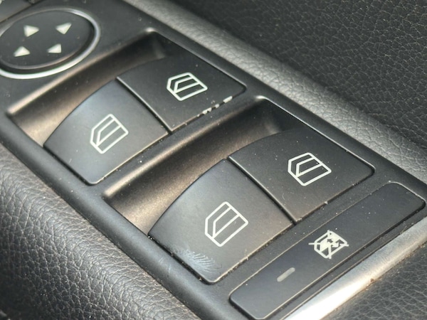Used Mercedes-Benz E-Class 2014 for sale - 75654766: Photo 48