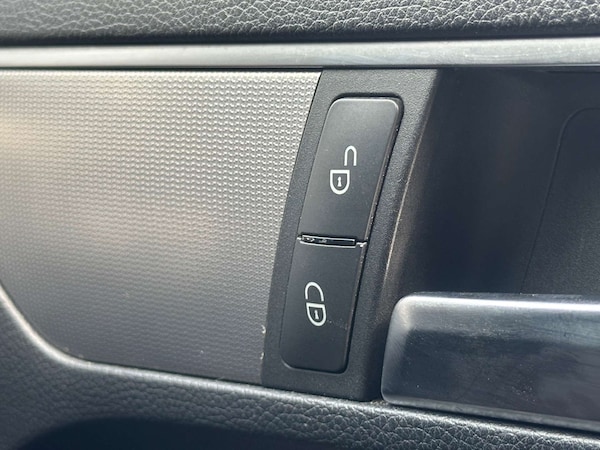 Used Mercedes-Benz E-Class 2014 for sale - 75654766: Photo 50