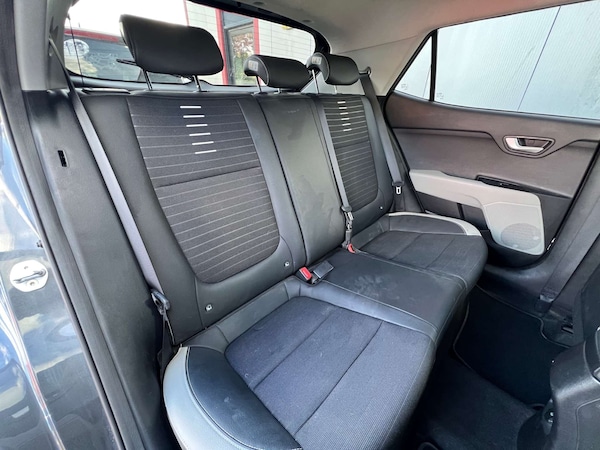 Used Kia Stonic 2019 for sale - 76068160: Photo 32