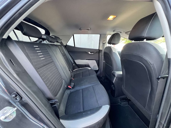 Used Kia Stonic 2019 for sale - 76068160: Photo 33