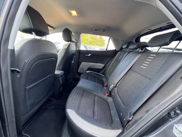 Used Kia Stonic 2019 for sale - 76068160: Photo 36
