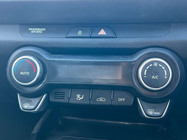 Used Kia Stonic 2019 for sale - 76068160: Photo 48