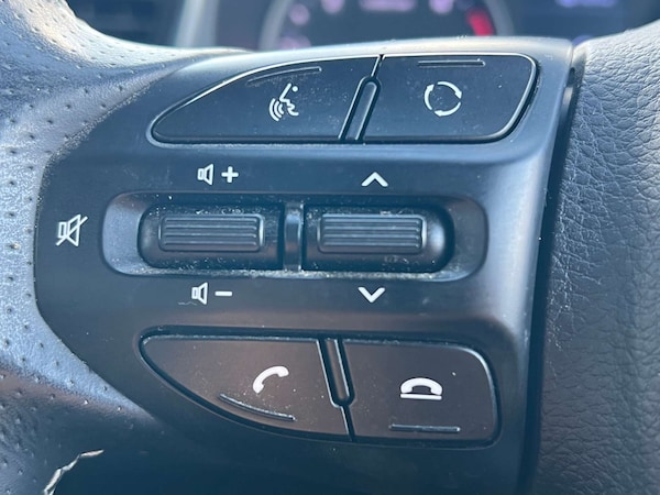 Used Kia Stonic 2019 for sale - 76068160: Photo 58