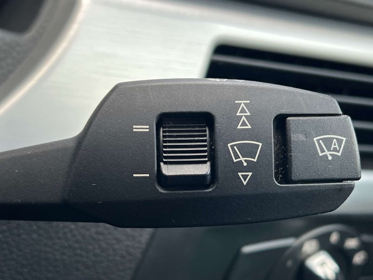 Used BMW 3 Series 2011 for sale - 77132818: Photo 64