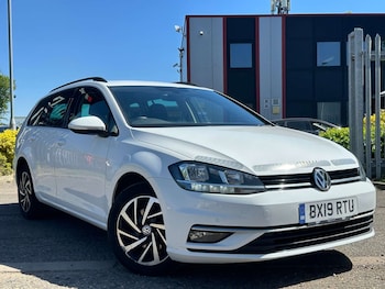 Used Volkswagen Golf 2019 for sale - 79393393: Photo