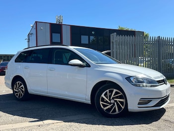 Used Volkswagen Golf 2019 for sale - 79393393: Photo