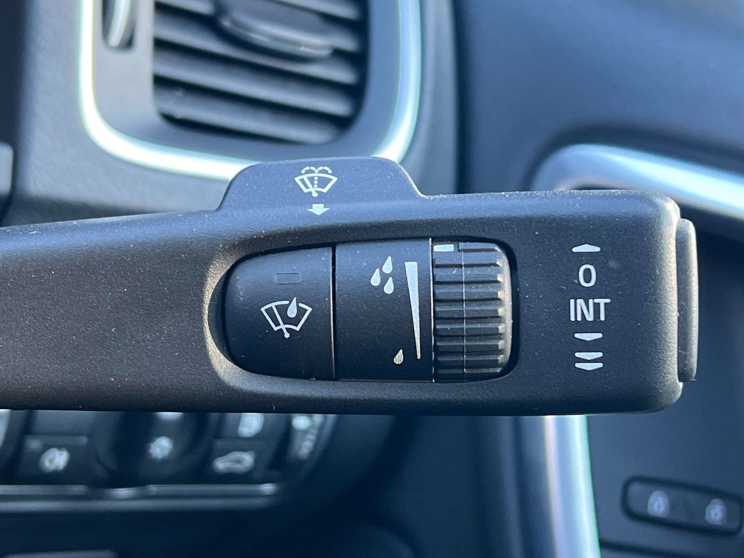 Used Volvo S60 2016 for sale - 76068165: Photo 65