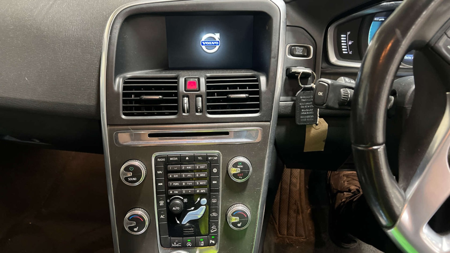 Used Volvo XC60 2015 for sale - 76007322: Photo 6