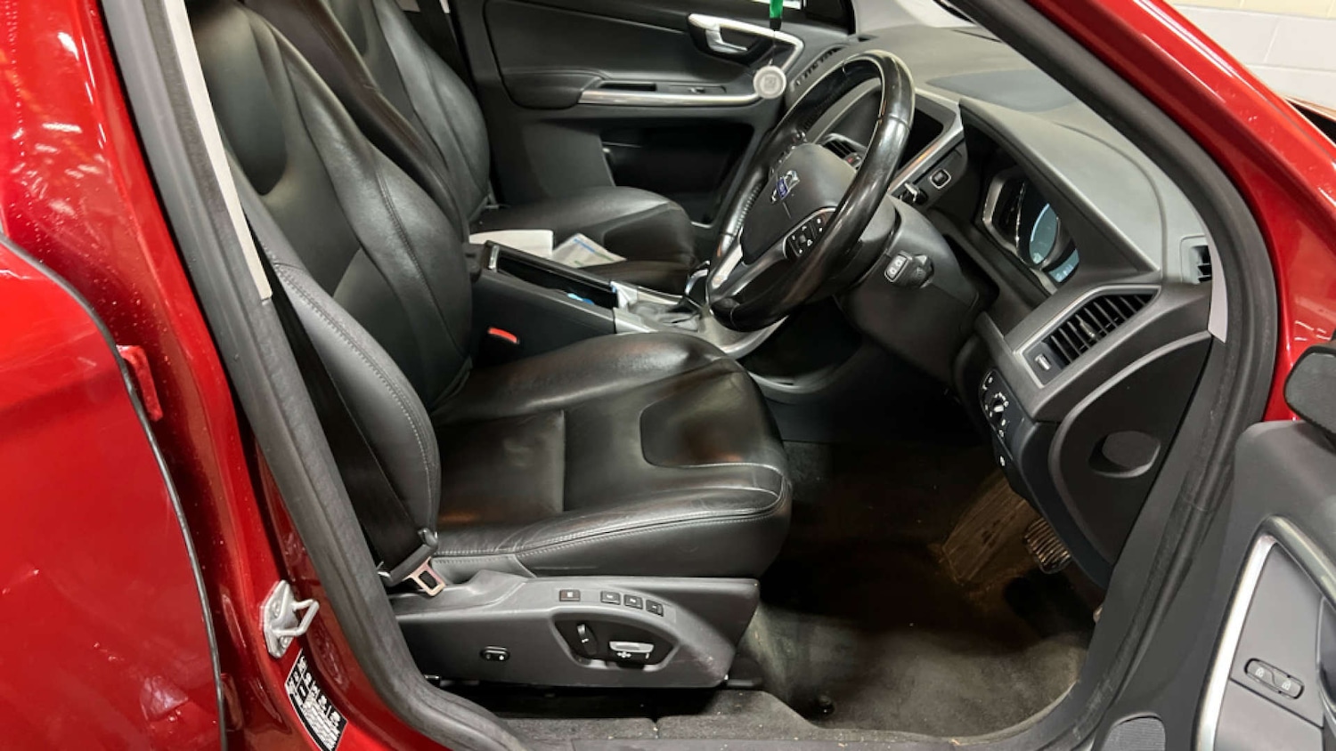 Used Volvo XC60 2015 for sale - 76007322: Photo 8