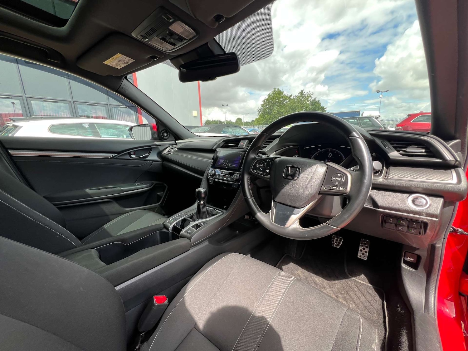 Used Honda Civic 2019 for sale - 76601820: Photo 20