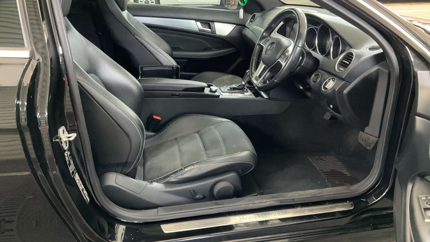 Used Mercedes-Benz C Class 2015 for sale - 77950424: Photo 6