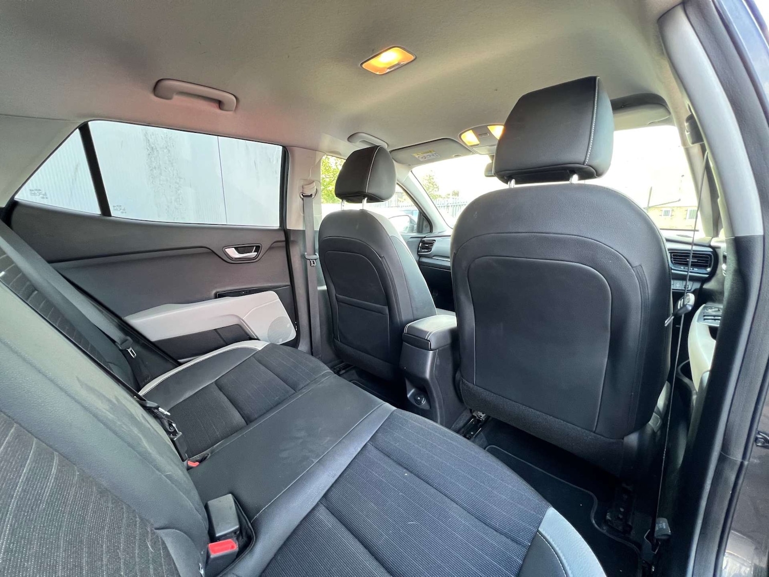 Used Kia Stonic 2019 for sale - 78198818: Photo 34