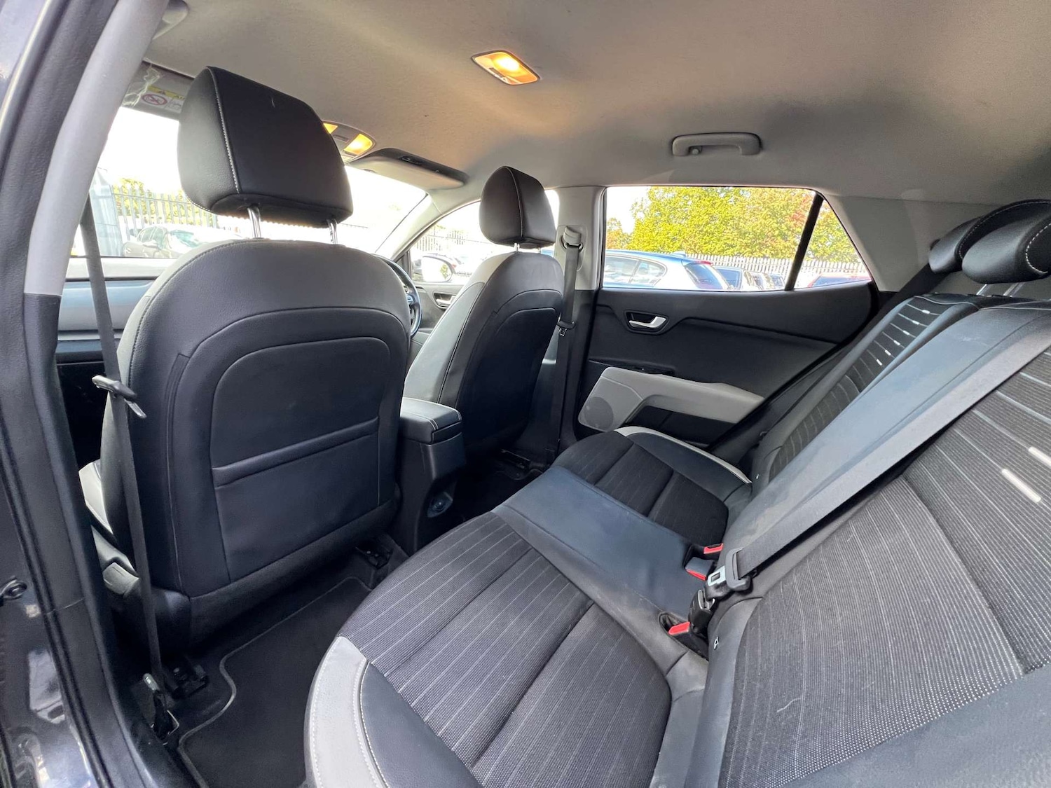 Used Kia Stonic 2019 for sale - 78198818: Photo 37