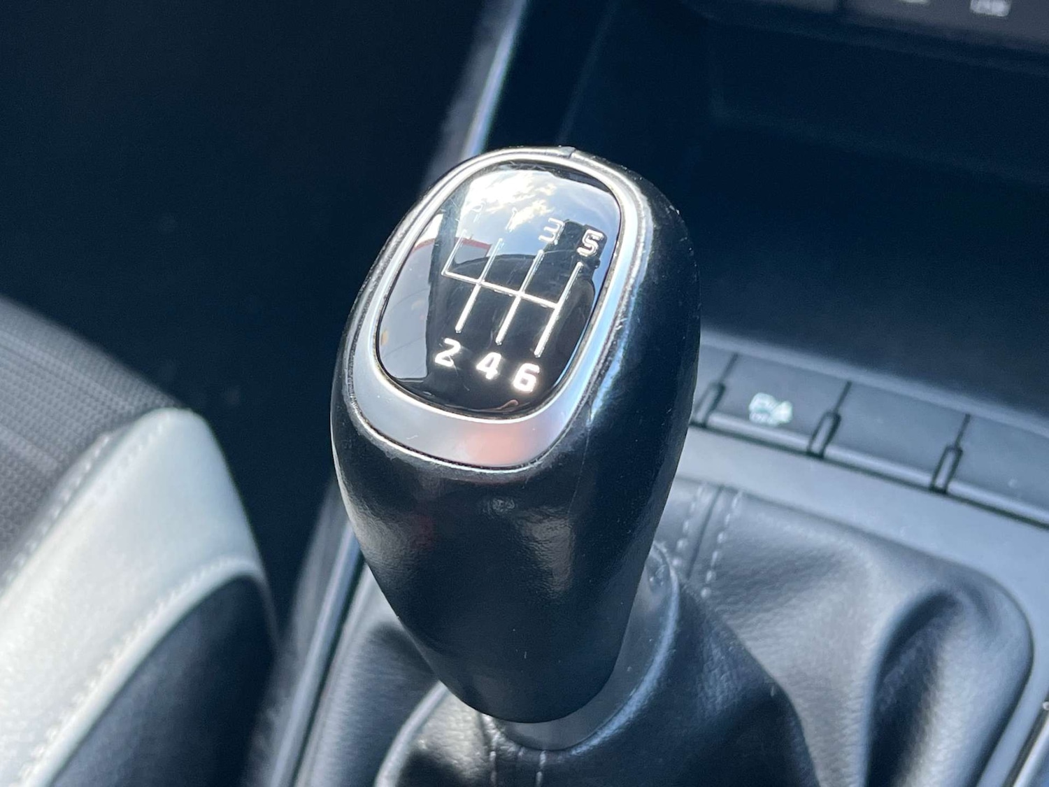 Used Kia Stonic 2019 for sale - 78198818: Photo 45