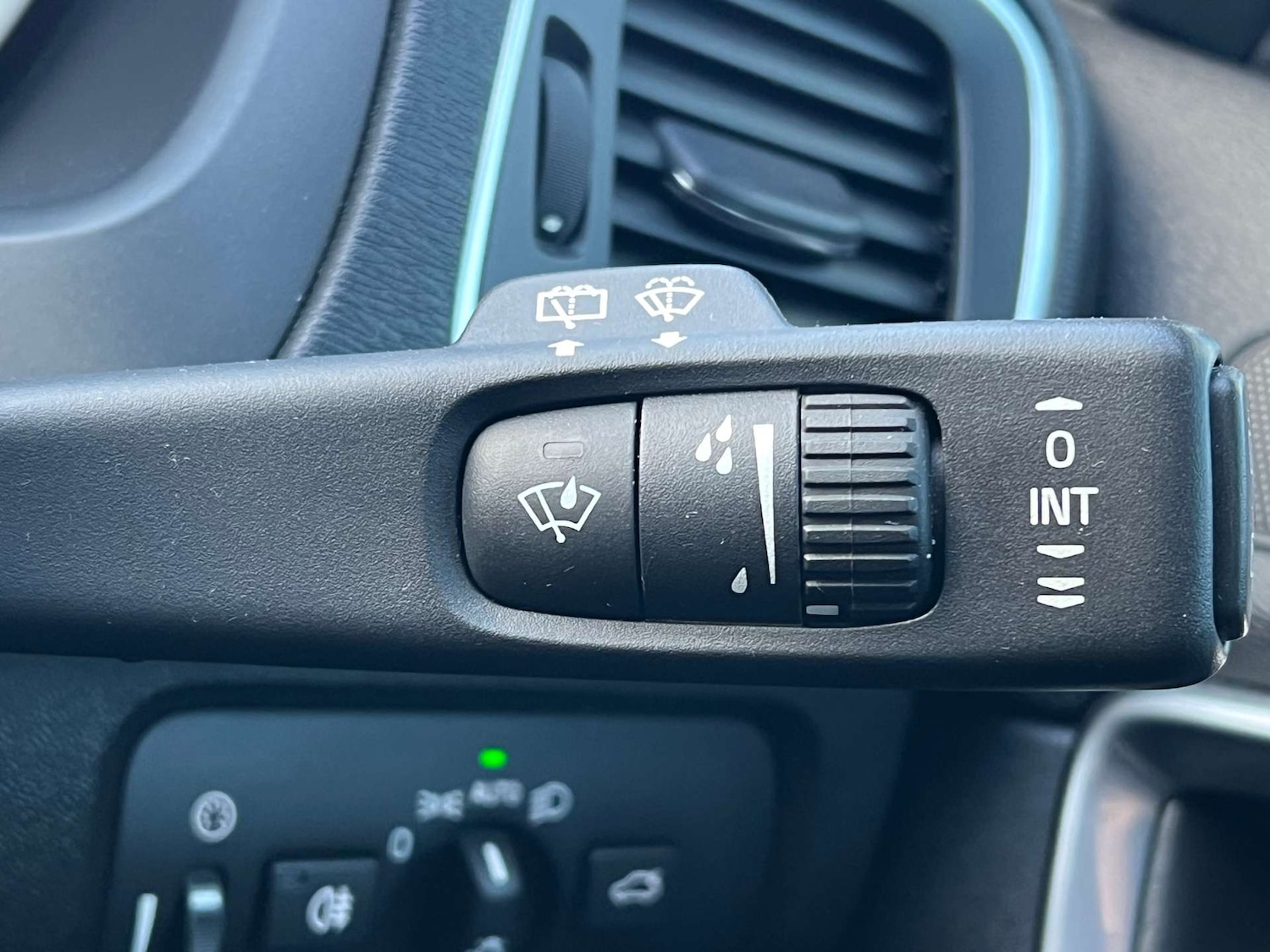 Used Volvo V40 2015 for sale - 78045927: Photo 58