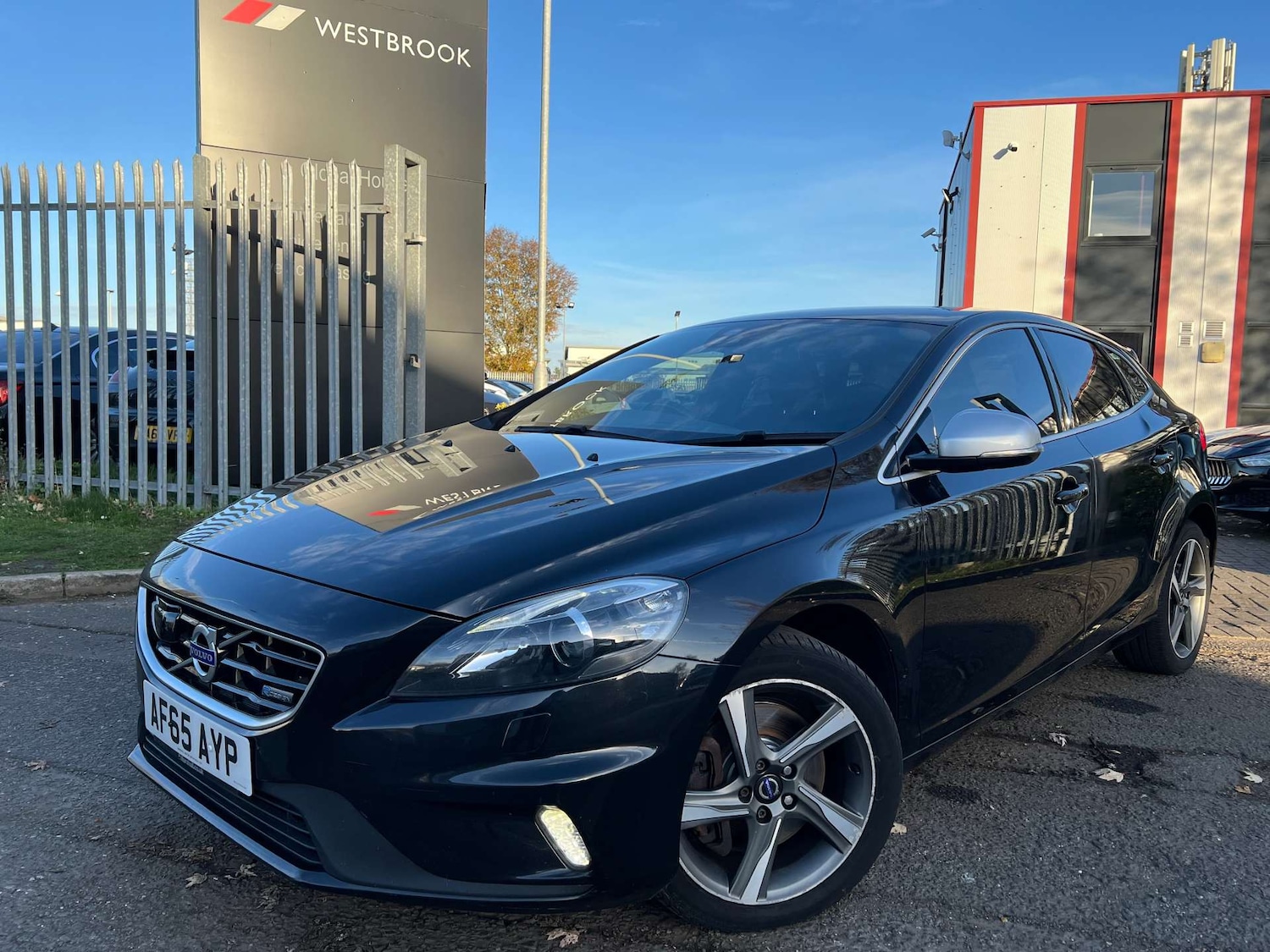 Used Volvo V40 2015 for sale - 78045927: Photo 7