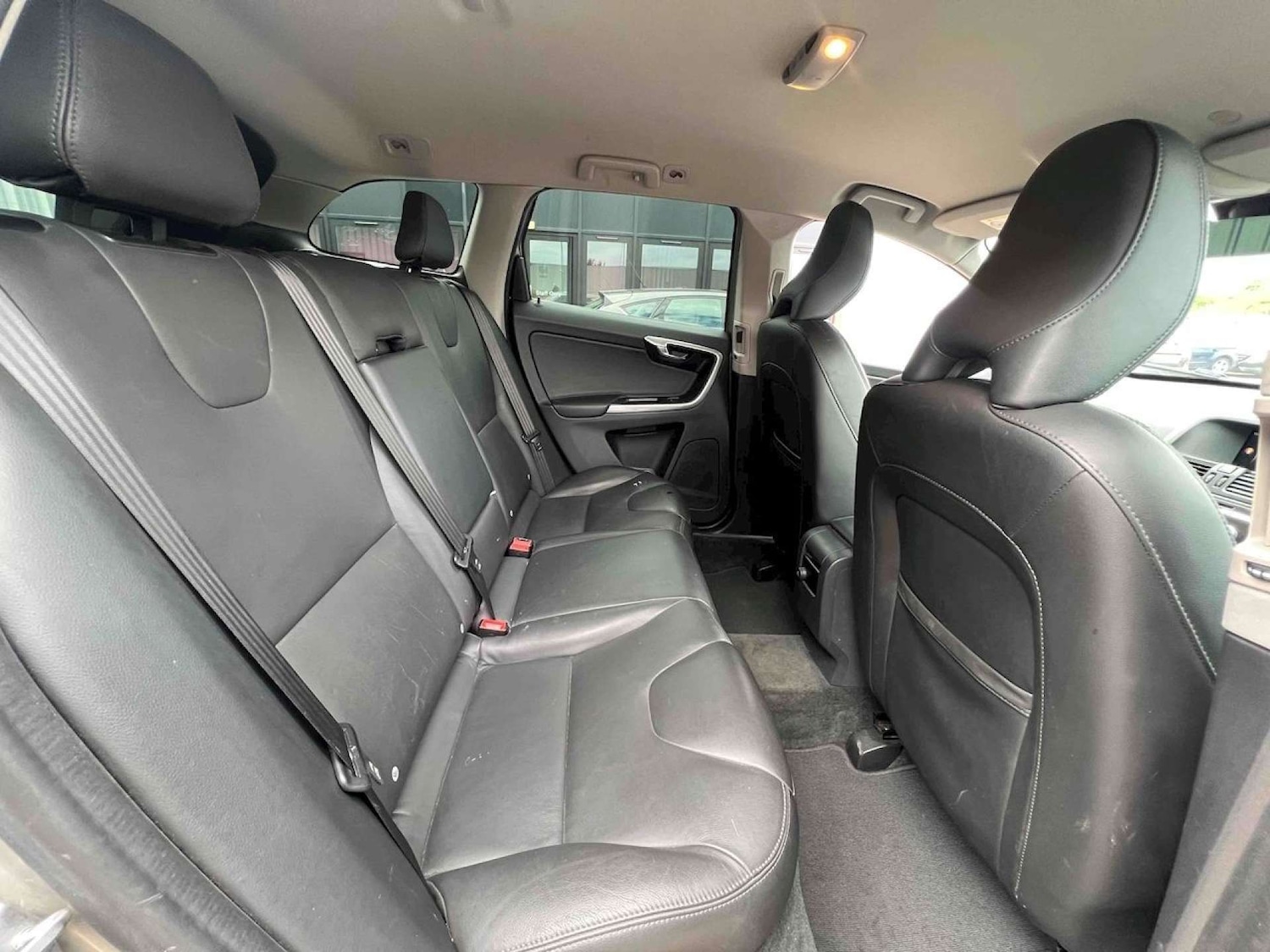 Used Volvo XC60 2015 for sale - 76005236: Photo 11