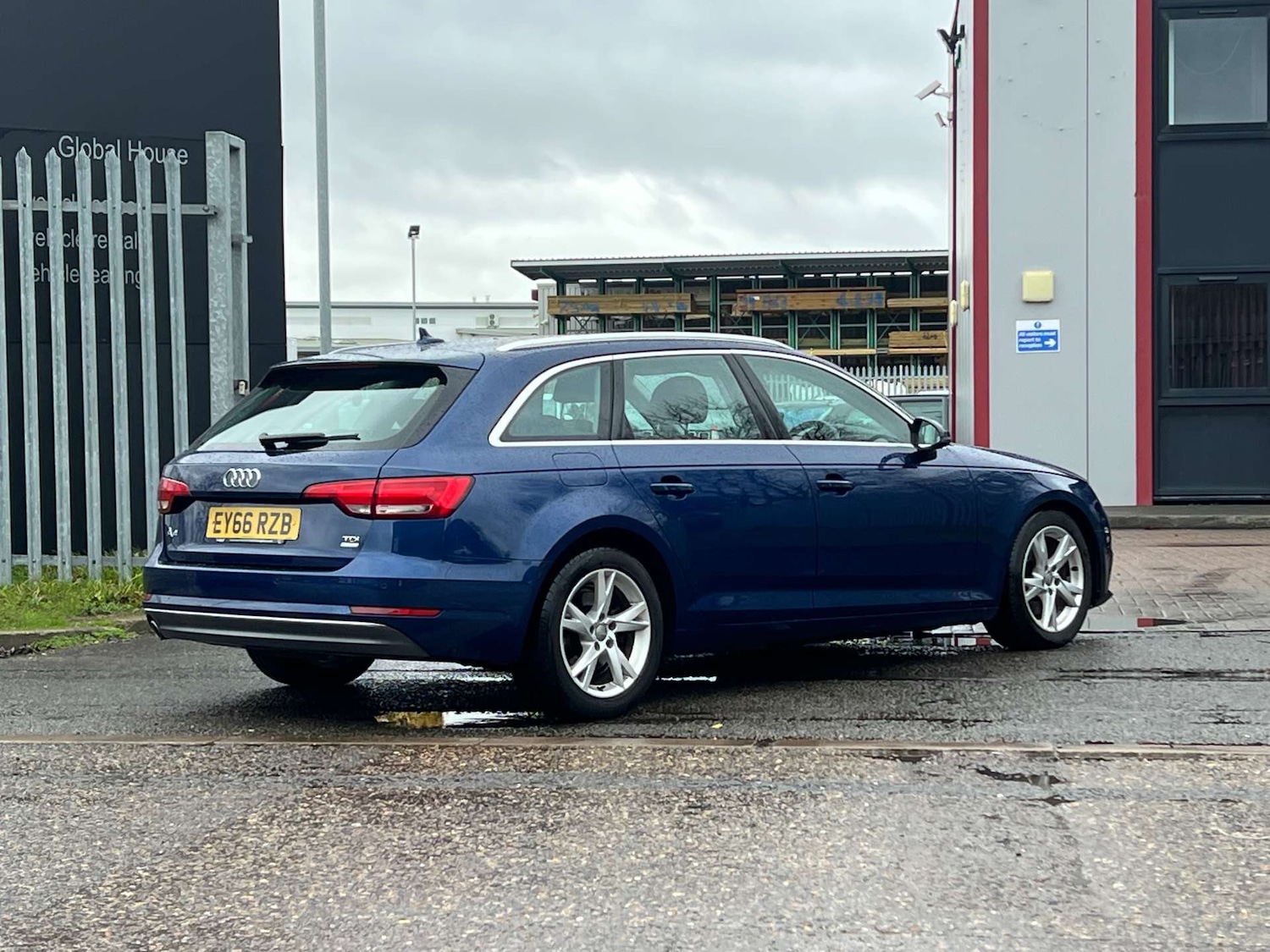 Used Audi A4 2016 for sale - 77307795: Photo 17