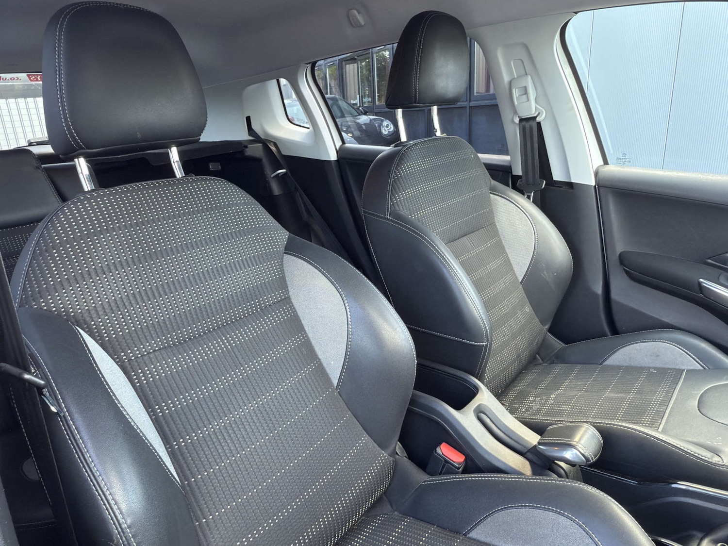 Used Peugeot 2008 2016 for sale - 76601904: Photo 9