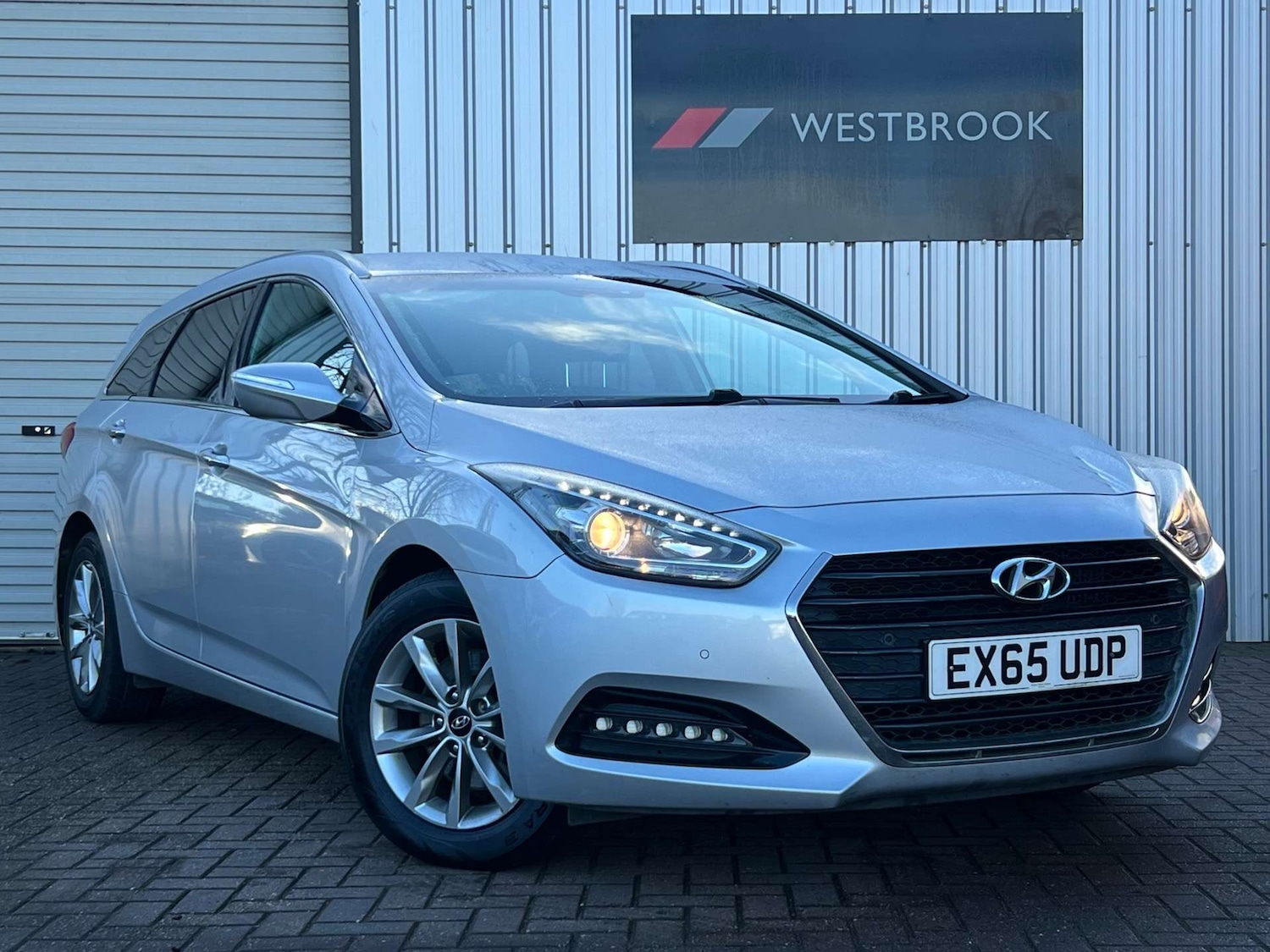 Used Hyundai i40 2015 for sale - 76601212: Photo 1