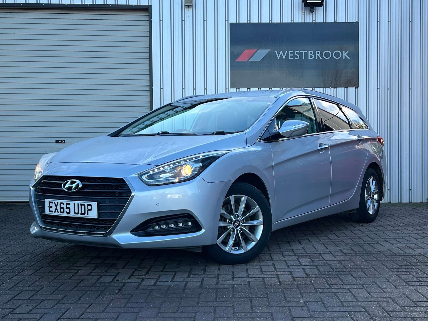 Used Hyundai i40 2015 for sale - 76601212: Photo 11
