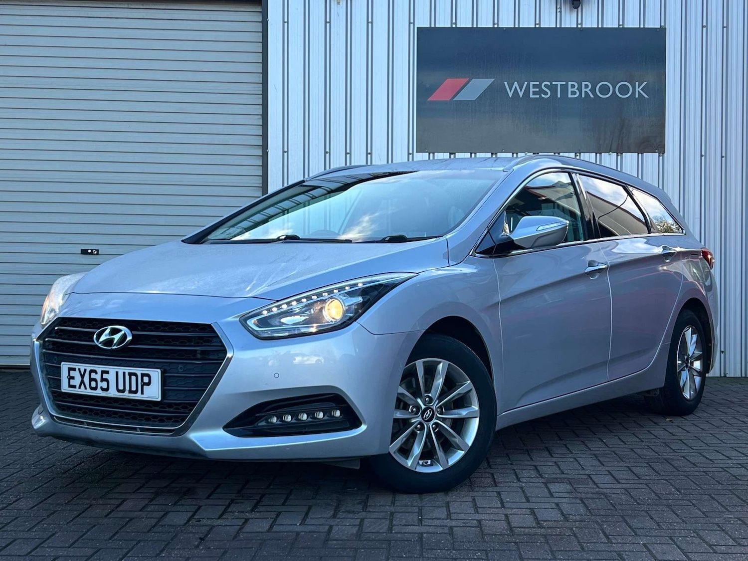Used Hyundai i40 2015 for sale - 76601212: Photo 5