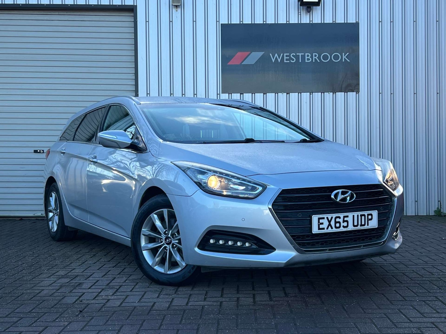 Used Hyundai i40 2015 for sale - 76601212: Photo 7
