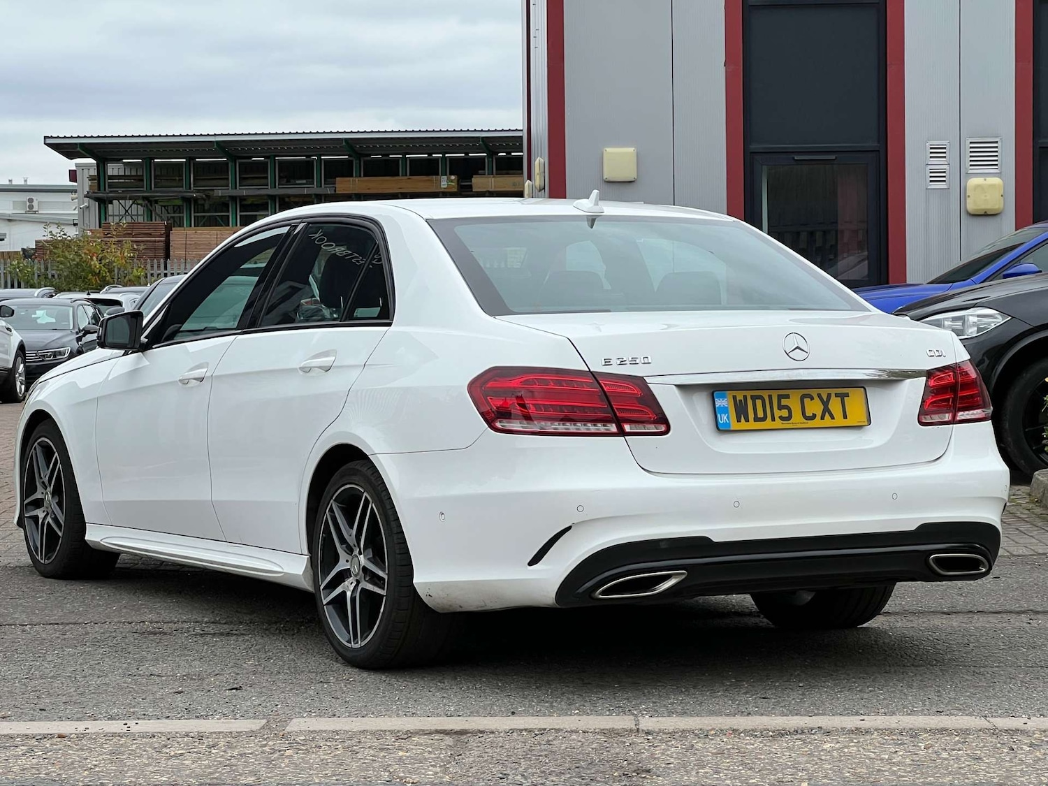 Used Mercedes-Benz E Class 2015 for sale - 76359677: Photo 10