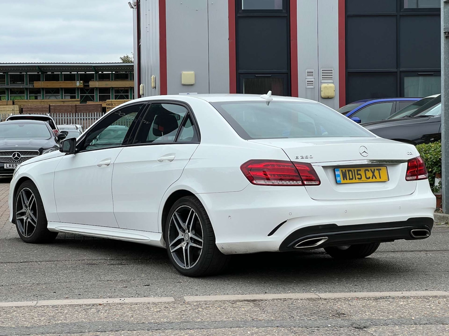 Used Mercedes-Benz E Class 2015 for sale - 76359677: Photo 11