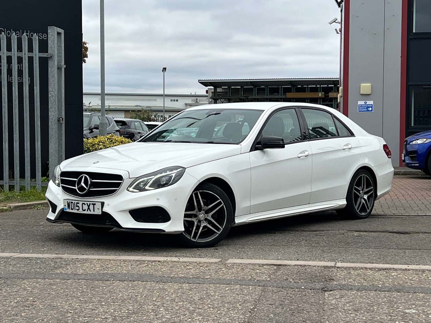 Used Mercedes-Benz E Class 2015 for sale - 76359677: Photo 16