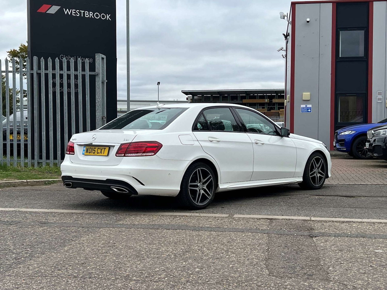Used Mercedes-Benz E Class 2015 for sale - 76359677: Photo 18