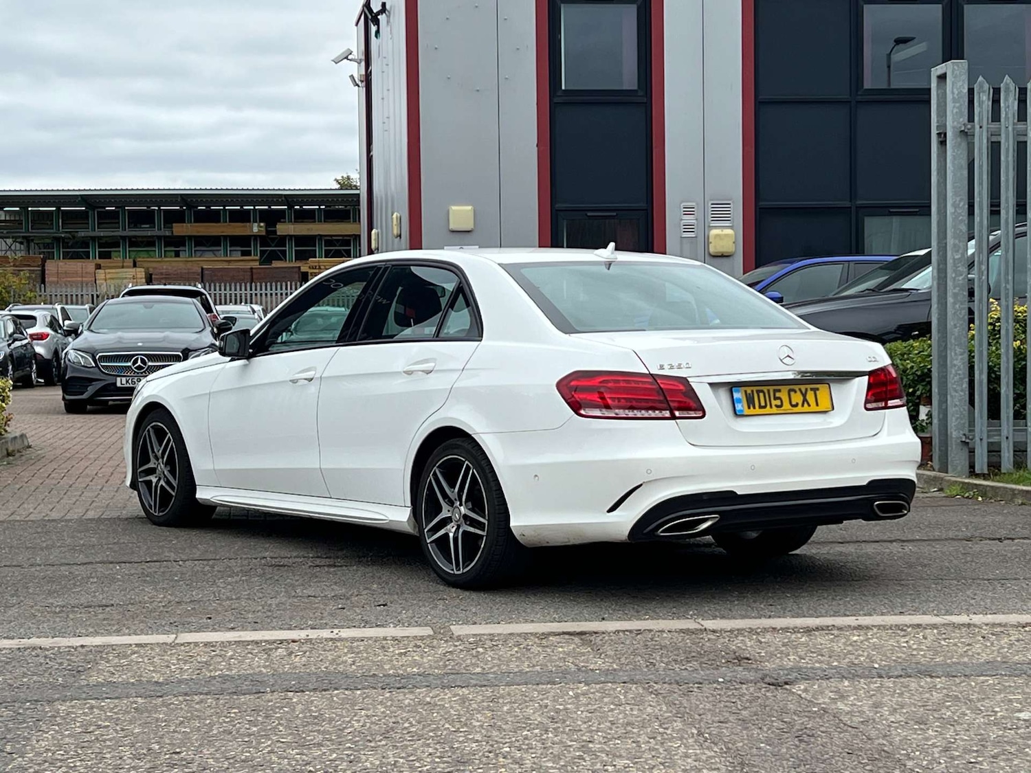 Used Mercedes-Benz E Class 2015 for sale - 76359677: Photo 21