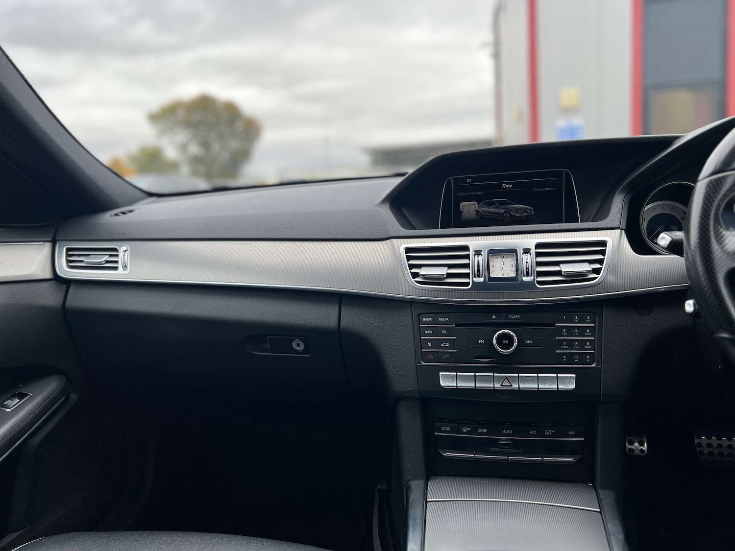 Used Mercedes-Benz E Class 2015 for sale - 76359677: Photo 24