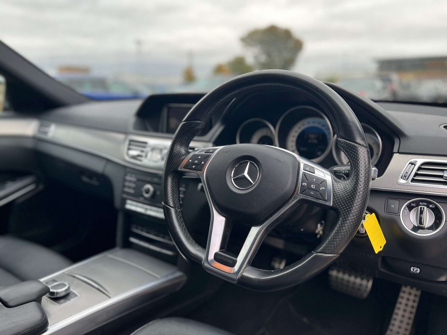 Used Mercedes-Benz E Class 2015 for sale - 76359677: Photo 28