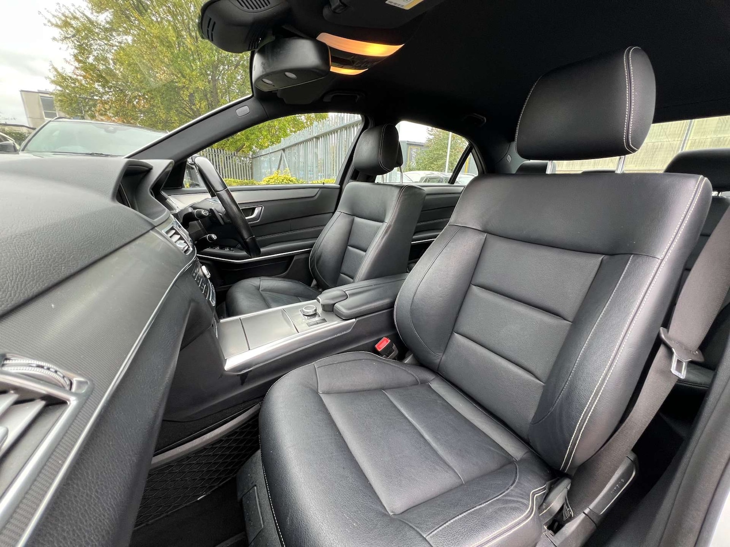 Used Mercedes-Benz E Class 2015 for sale - 76359677: Photo 38