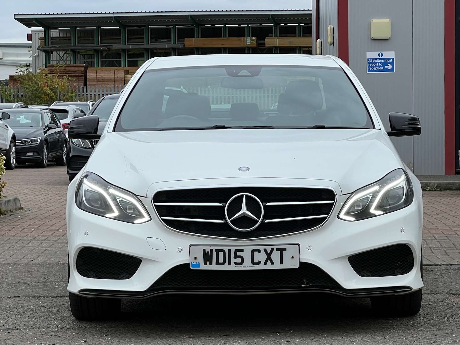 Used Mercedes-Benz E Class 2015 for sale - 76359677: Photo 4