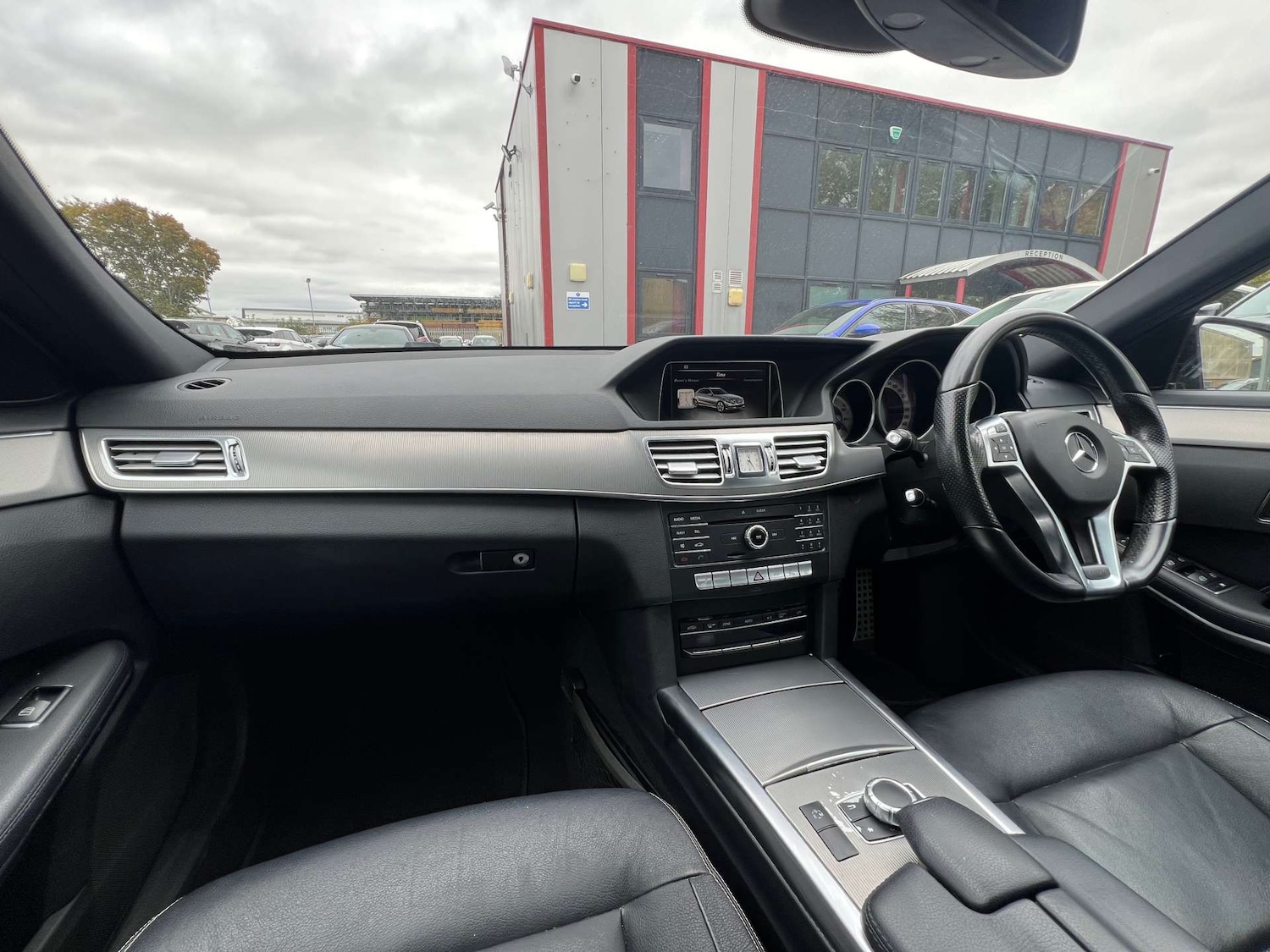 Used Mercedes-Benz E Class 2015 for sale - 76359677: Photo 42