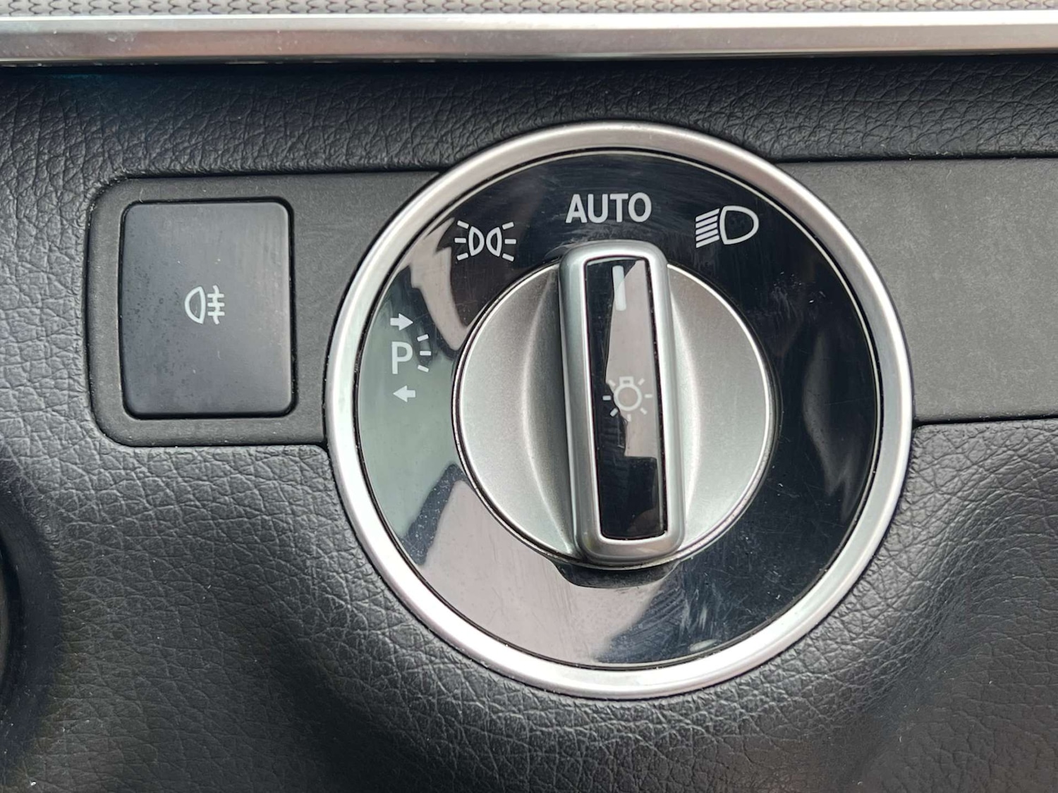 Used Mercedes-Benz E Class 2015 for sale - 76359677: Photo 65
