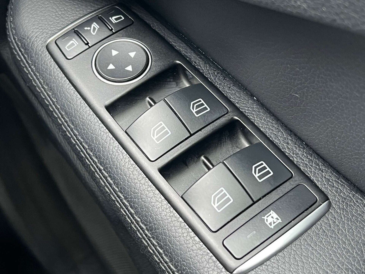 Used Mercedes-Benz E Class 2015 for sale - 76359677: Photo 69