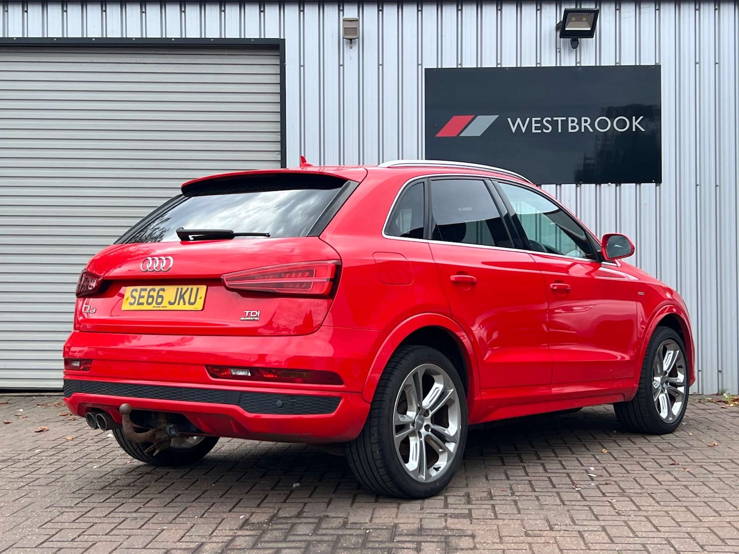 Used Audi Q3 2017 for sale - 76367348: Photo 10