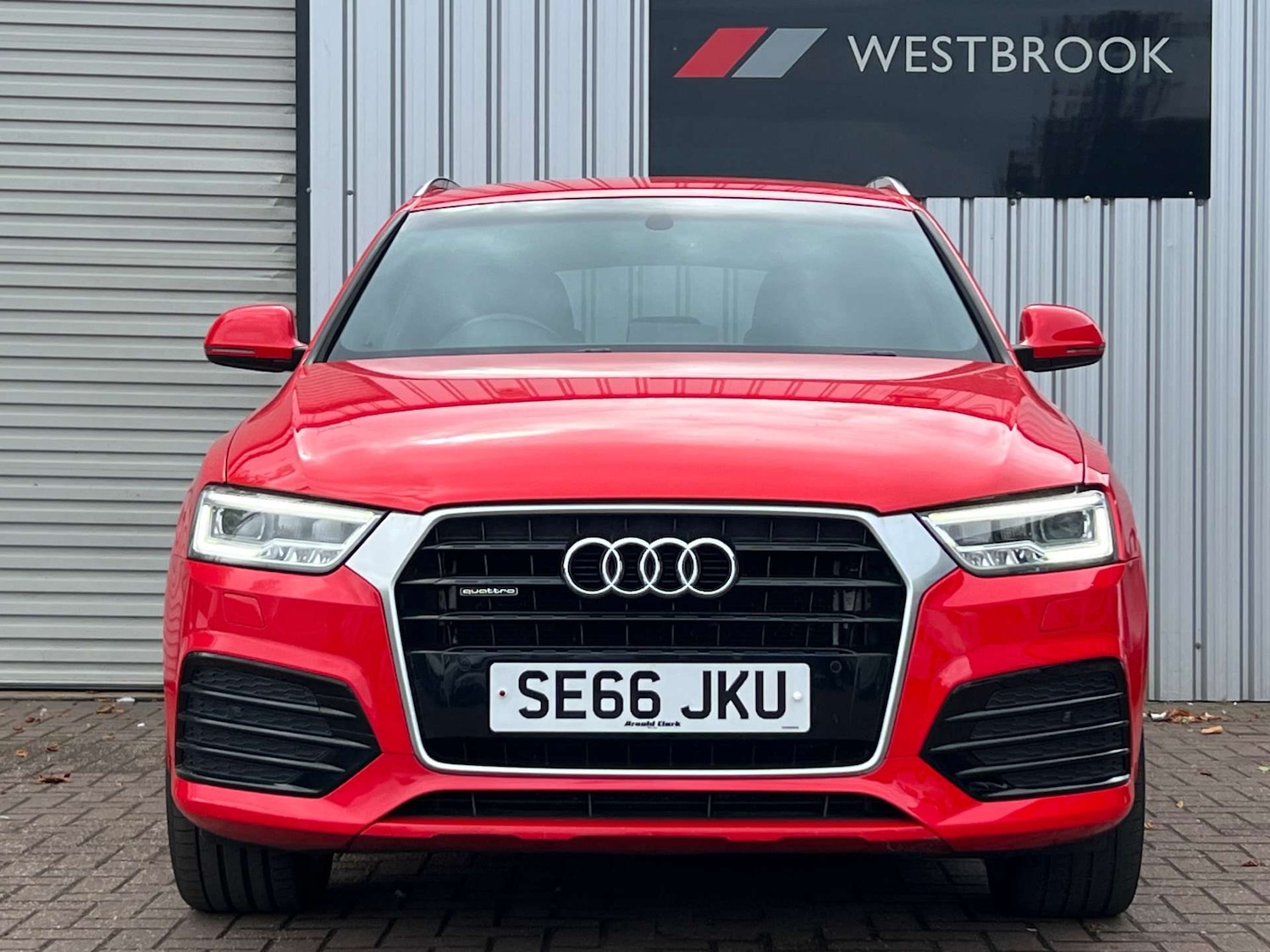 Used Audi Q3 2017 for sale - 76367348: Photo 2