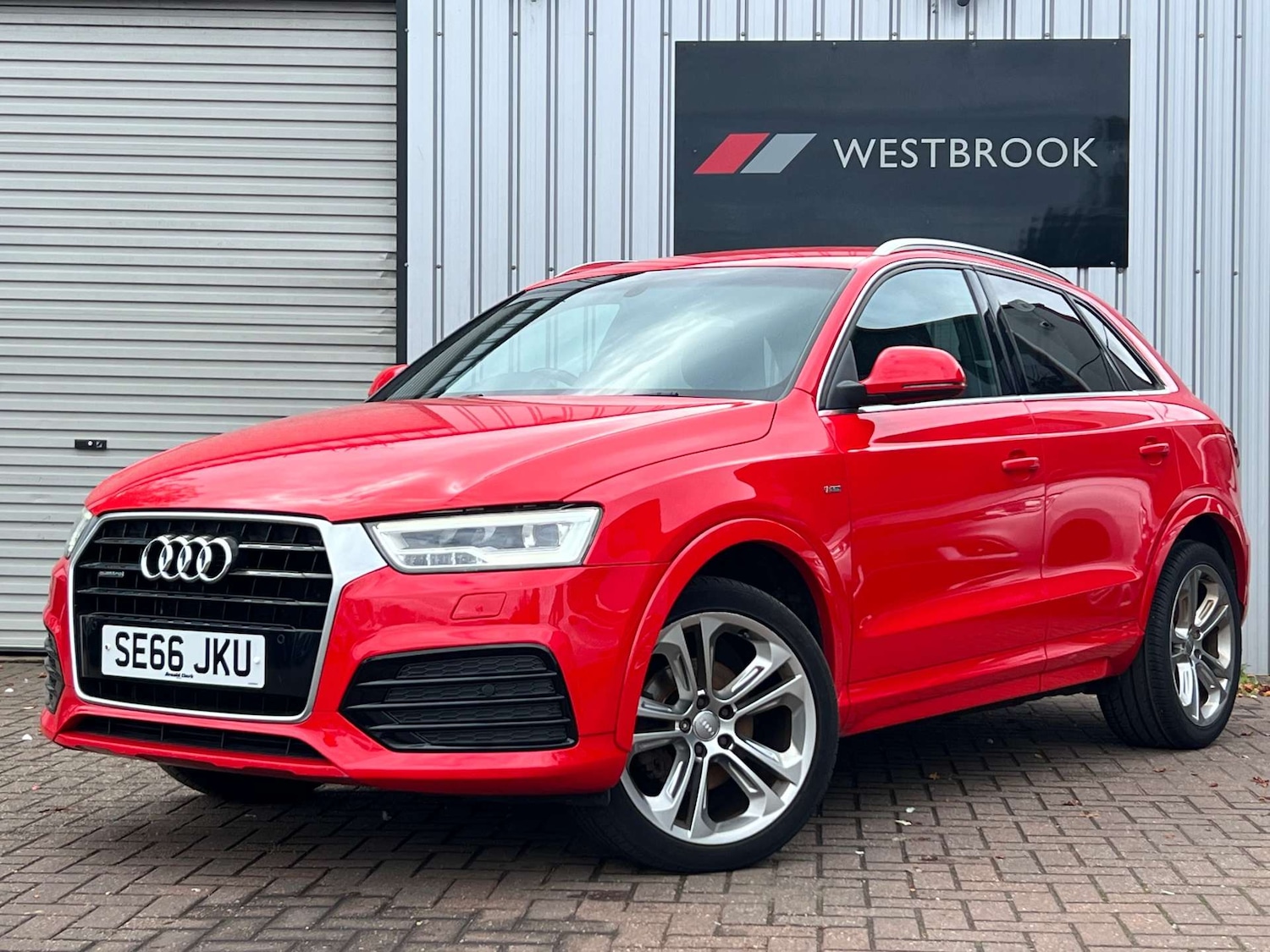 Used Audi Q3 2017 for sale - 76367348: Photo 3